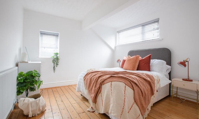 Lytham St. Anne's Apartment | Charles Alexander Short Stay - Hove Suite
