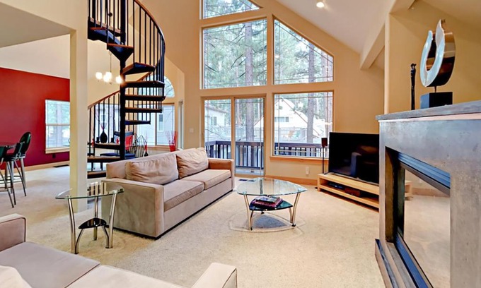 Sierra Tract House | Charles Charmer