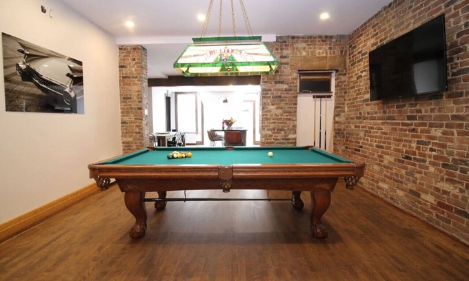 Hochelaga-Maisonneuve Apartment | Charm & Luxury Vacation Headquarters to Downtown!