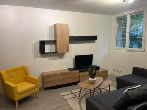 Faubourg de l'Arche Apartment | Charmant Appart 4-6P près de la Défense à Courbevoie