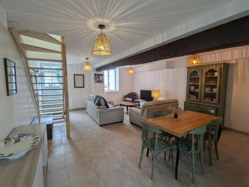 Chaingy House | Charmant gîte près d'Orléans avec jardin privatif et parking - FR-1-590-524