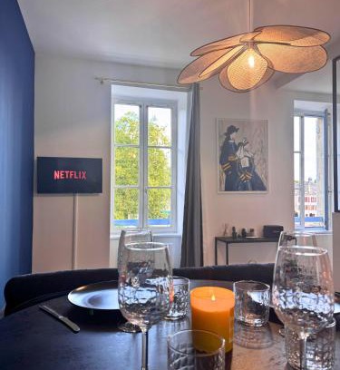 Quimper Apartment | Charmant logement face aux quais de Quimper
