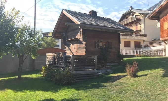 Praz-sur-Arly Ski Chalet | Charmant Mazot au Centre du Village. Découvrez Notre Cocon !