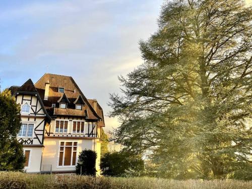 Exincourt Apartment | Charmant studio dans Château du XXème