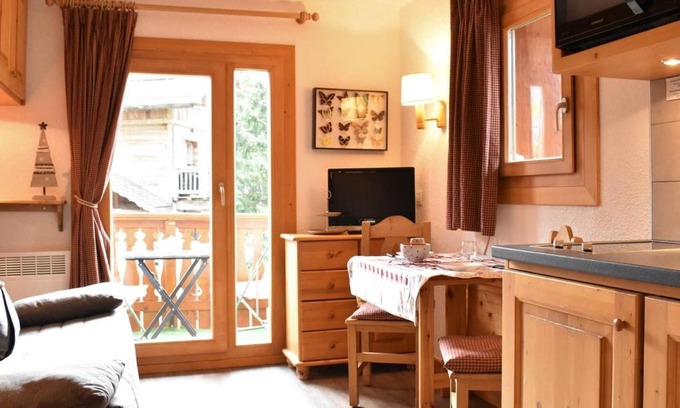 Meribel Apartment | Charmant Studio Rénové pour 3 Personnes à Méribel, Proche Pistes et Commerces, Balcon Sud - FR-1-180-33