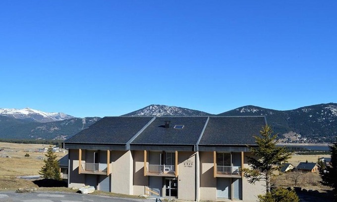 Les Angles Apartment | Charmant T2 Cabine au Centre des Angles avec Parking, Wi-Fi et Casier à Skis - FR-1-593-33