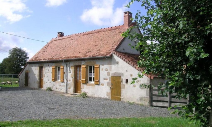 Vieure House | Charmante fermette au vert près de la forêt de Tronçais, 2 chambres, animaux acceptés, linge inclus - FR-1-489-311