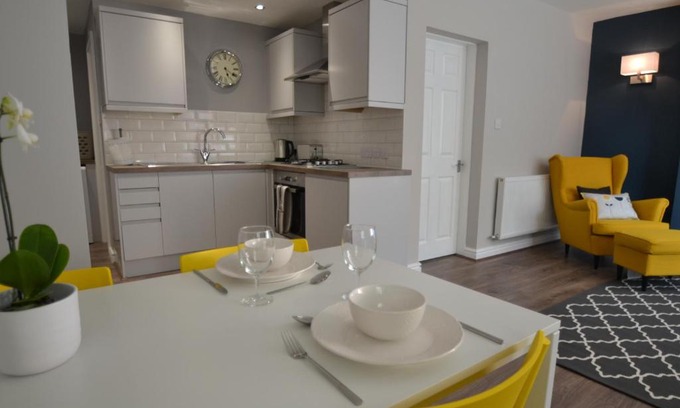 Chester Apartment | Charming 1 bed riverside apartment