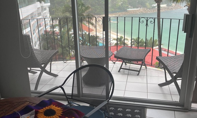 South Shore Hotel Area Apartment | Charming 1-bedroom apartment with WiFi, AC in lovely Puerto Vallarta
