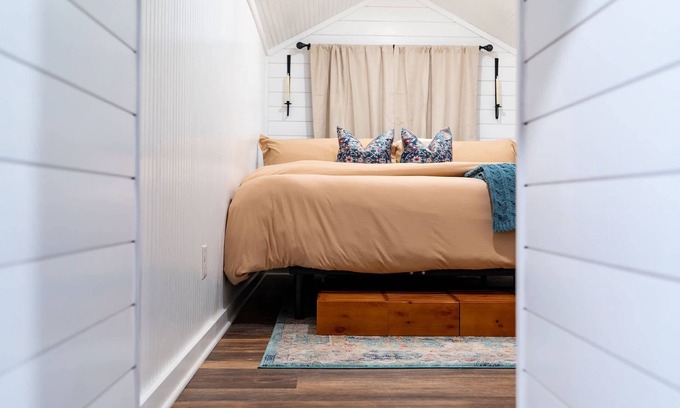 Fredericksburg Apartment | Charming 1-bedroom apartment in Fredericksburg overlooking Jenschke Orchards.