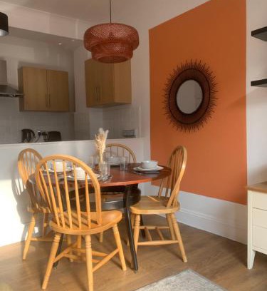 Westcliff-on-Sea Apartment | Charming 1-Bedroom Apartment in Westcliff, Close to Southend Beaches and Attractions