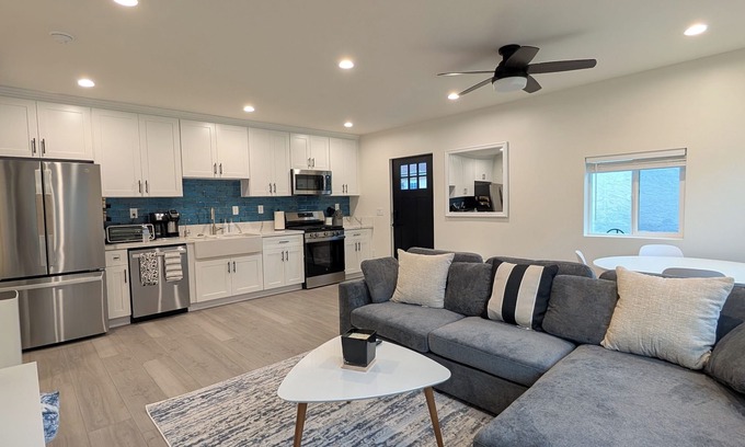 Santa Clarita House | Charming 1-bedroom house in Santa Clarita