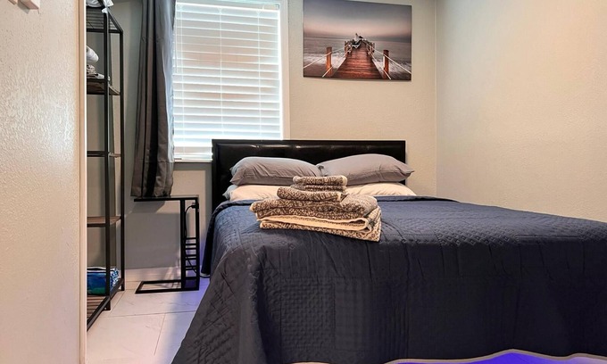 Clearwater Apartment | Charming 1-bedroom apartment with WiFi, AC in wonderful Clearwater