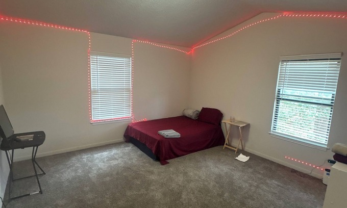 Huntsville Apartment | Charming 1-bedroom apartment in terrific Huntsville with fitness room, AC, pool