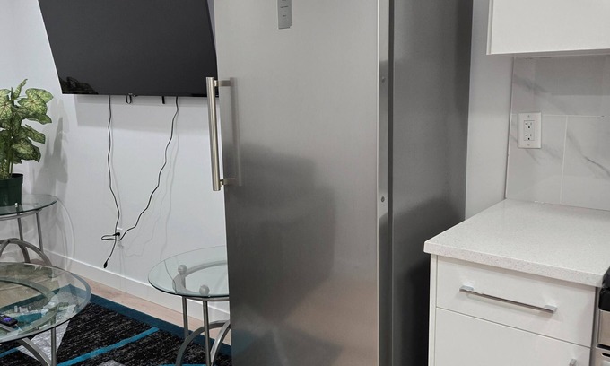 West Edmonton House | Charming 1-bedroom building in lovely Edmonton with WiFi, AC
