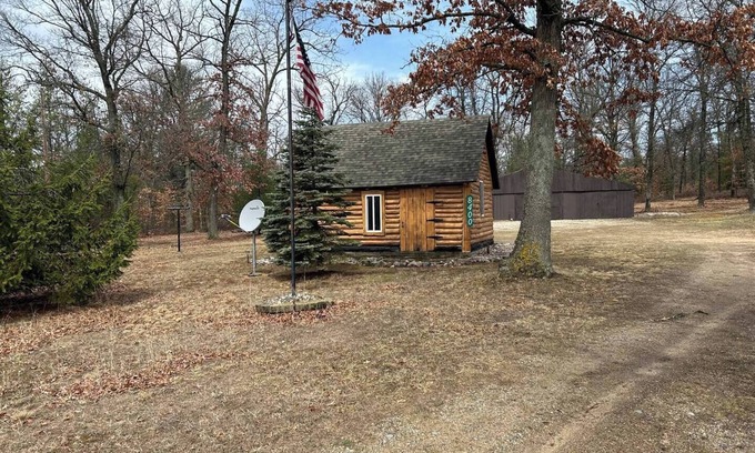 Harrison Cabin | Charming 1-bedroom cabin in lovely Harrison with AC, WiFi