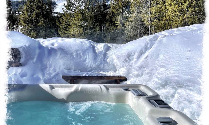 Big Sky House | Charming 1-bedroom house in fabulous Big Sky with WiFi