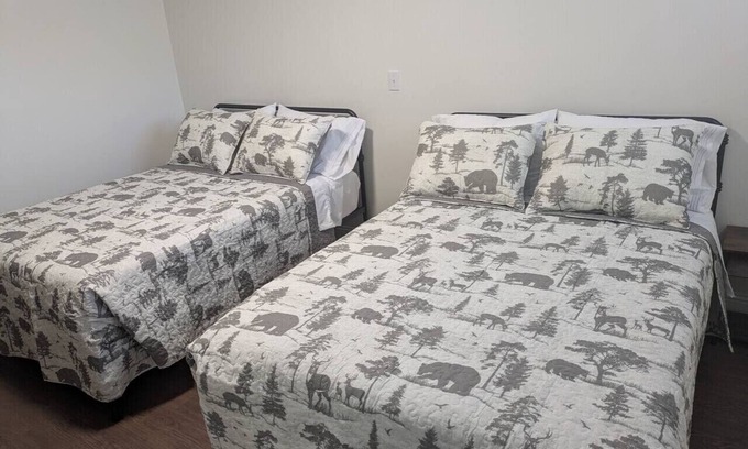 Canaan Hotel | Charming 1-bedroom motel room #4 in quaint Canaan with AC, WiFi