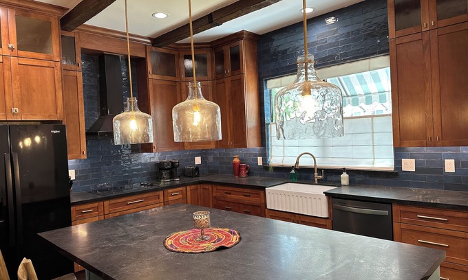 Mesa House | Charming 1-bedroom suite in Mesa with WiFi, AC