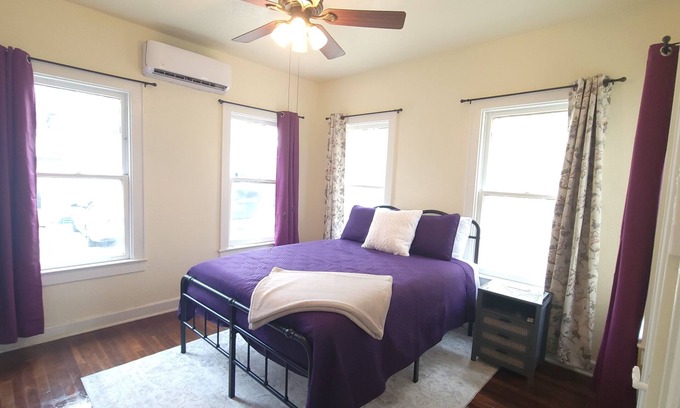 Woodlawn Lake Apartment | Charming 1-bedroom apartment, WiFi, AC, 5 minutes to Downtown San Antonio