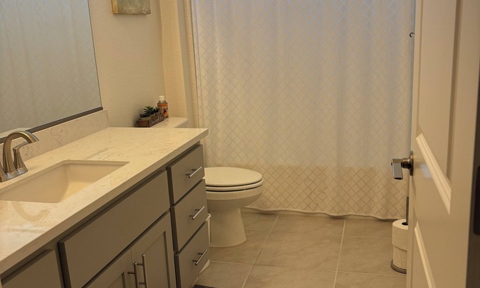 Turlock House | Charming 1-bedroom with private bathroom in delightful Turlock Ca.