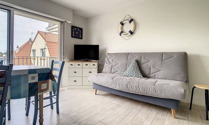 Stella-Plage Apartment | Charming 1-BR Apt near Beach with Balcony, Parking, Pet-Friendly