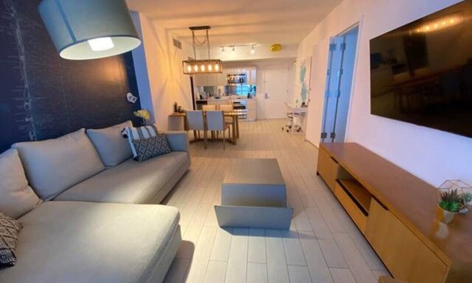 Hallandale Beach Apartment | Charming 1BR Miami Beach Getaway | Heated Pool & Beach Access
