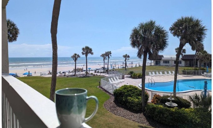 New Smyrna Beach Condo | Charming 2-bedroom condo in Enchanting New Smyrna Beach with AC