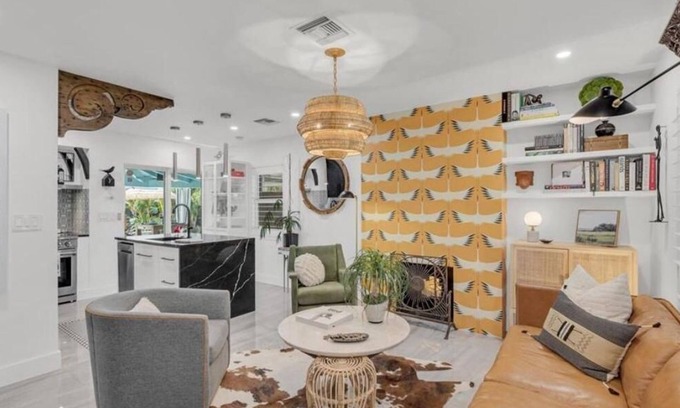Middle River Terrace House | Charming 2-bedroom bungalow in welcoming Fort Lauderdale with AC, WiFi