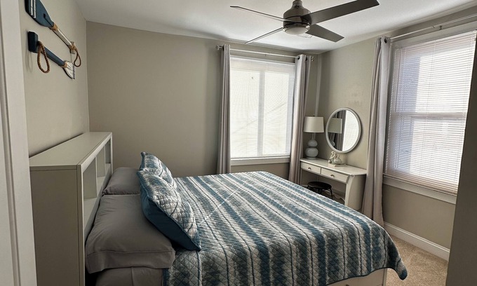 Issue Cottage | Charming 2-bedroom cottage w/Private yard 3 block From the Beach!