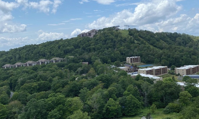 Sugar Mountain Condo | Charming 2-bedroom condo with fitness room and WiFi in fabulous Sugar Mountain
