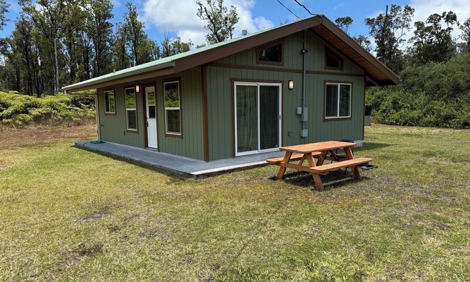 Fern Acres House | Charming 2-bedroom house near Volcanoes National Park with WiFi.