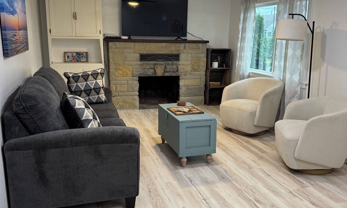 Norton Shores House | Charming 2-bedroom home near Mona Lake. Pet Friendly!