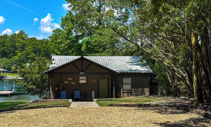 Eclectic House | Charming 2-bedroom 2 bath house on beautiful Lake Martin. Quiet and peaceful.