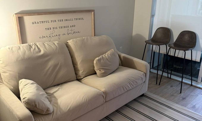 Killarney Apartment | Charming 2-bedroom apartment in beautiful Vancouver with fitness room, AC
