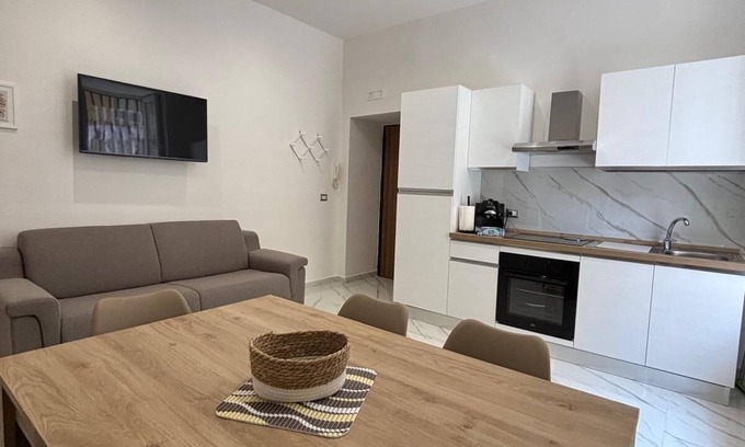 Vasto Apartment | Charming 2-bedroom apartment with WiFi, AC in Napoli