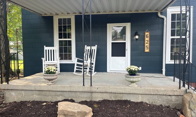 Olney House | Charming 2-bedroom bungalow plus full size bed, and outdoor space.