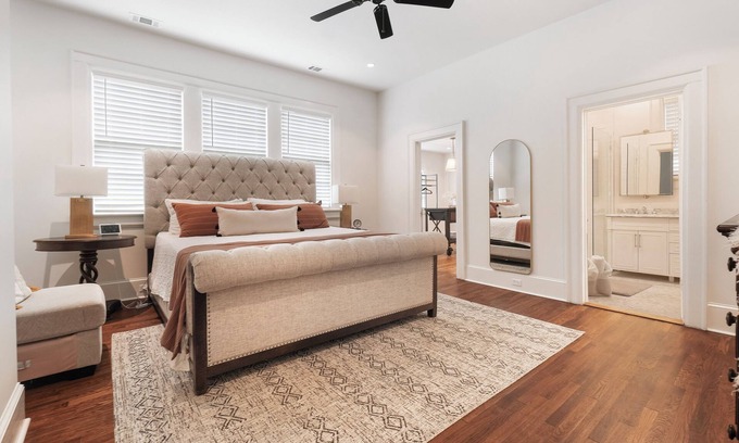 Montgomery House | Charming 2-Bedroom Home King Suite + Chef Kitchen