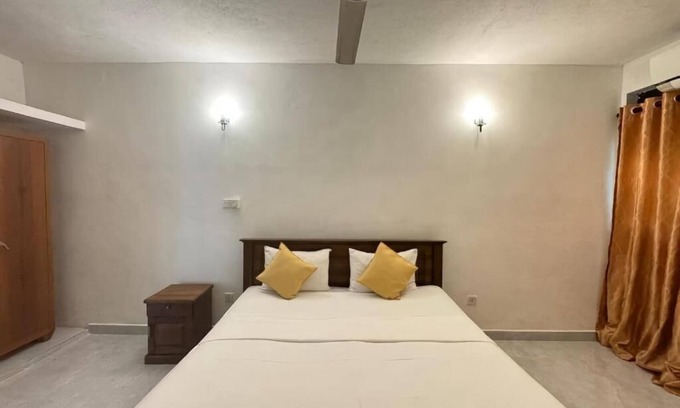 Battaramulla House | Charming 2 bedroom house with Wi-Fi hot water and AC in delightful Battaramulla
