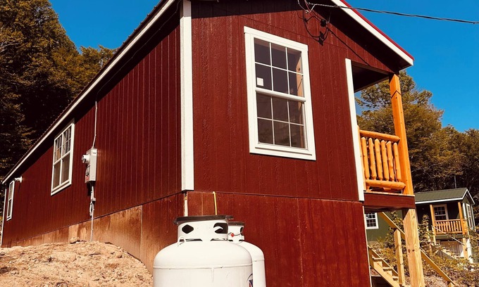 Carrabassett Valley Cabin | Charming 2-bedroom Red cabin close to Carrabassett valley and Kingfield