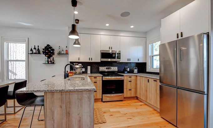 Hamilton House | Charming 2-bedroom sunny home in Hamilton