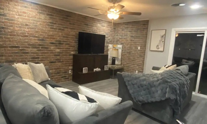 Fort Smith House | Charming 2-bedroom townhome at centrally located Fort Smith