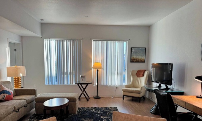 Little Tokyo House | Charming 2-Bedroom in DTLA’s Authentic and Vibrant Little Tokyo Zone