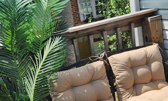 Seventh Ward Apartment | Charming 2-bedroom apartment in amazing New Orleans with AC
