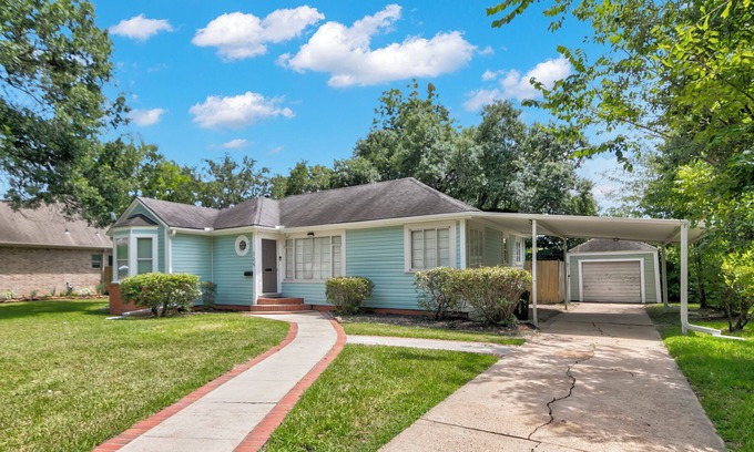 Port Neches House | Charming 2 bedroom home in Port Neches