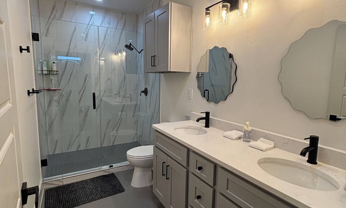 Eastside Promise Neighborhood House | Charming 2-bedroom townhome in San Antonio with AC