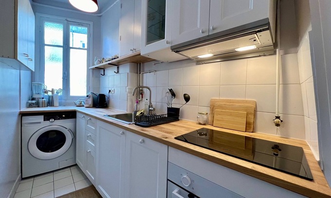 5th Arrondissement Apartment | Charming 2-bedroom with elevator - Jardin des Plantes