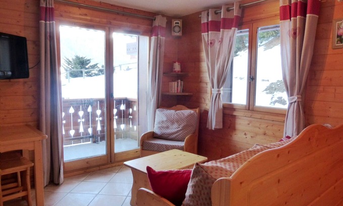 Les Allues Apartment | Charming 2-bedroom with terrace, parking, pets allowed in Méribel