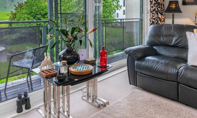 Gifford Apartment | Charming 2BR-2BA Flat next to Royal Park of Holyrood