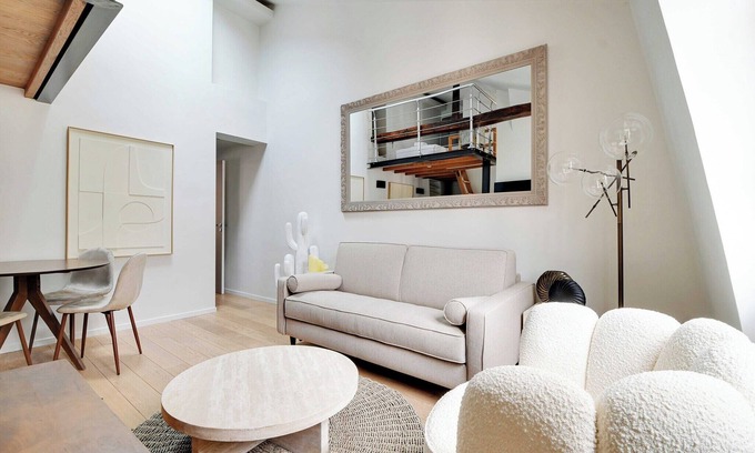 Chaillot Apartment | Charming 2BR/5P - Eiffel Tower - Trocadero